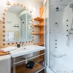 Spacious Duplex With Terrace In